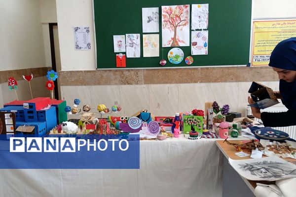برپایی نمایشگاه هفته پژوهش در مدارس رباط‌کریم