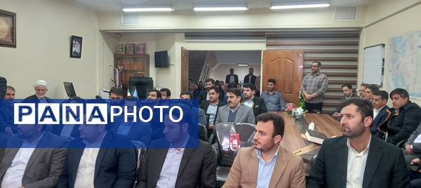 بازدید میدانی دادستان انتظامی قضات در کوهدشت و دیدار با کارکنان و خانواده شهدا
