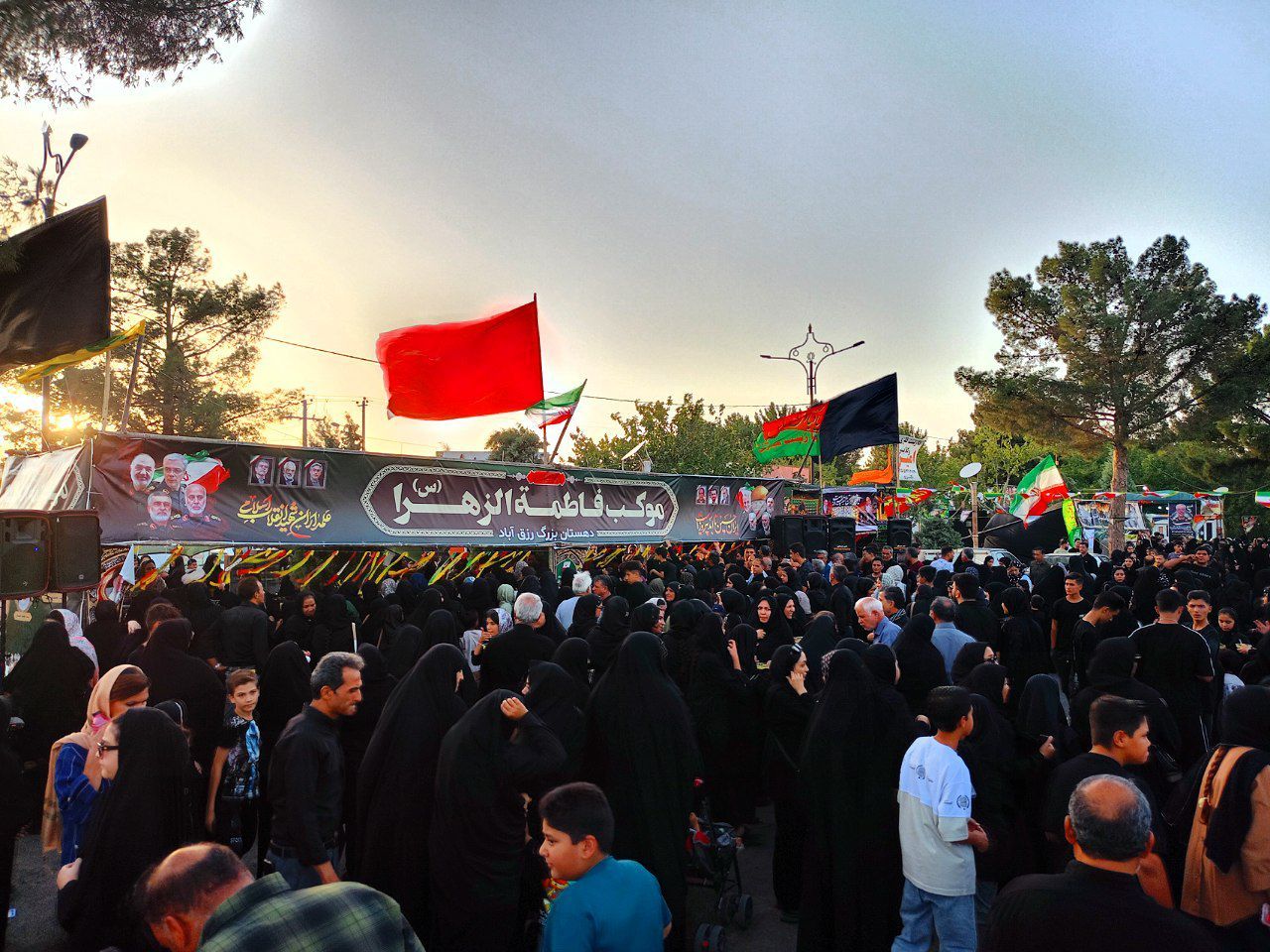 پذیرایی جانانه موکب های کاشمر از عزاداران حسینی