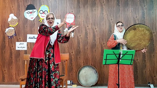 بزرگداشت هفته ملی سالمند در دبستان دخترانه سماء شیروان 