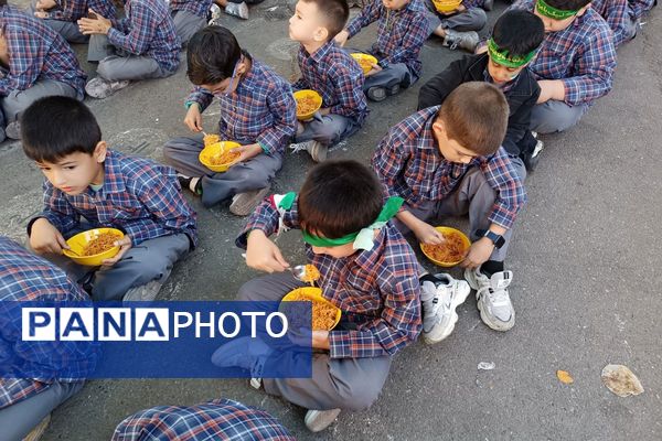 دانش‌آموزان دبستان علامه طباطبایی پیشوا در سوگ مادر عالم خلقت