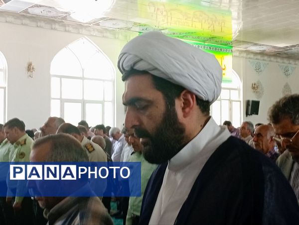 نماز جمعه‌ای با رنگ و بوی معلمی