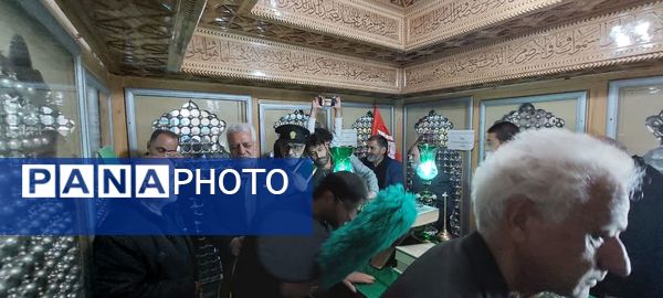 آیین غبارروبی ضریح مطهر حضرت علی‌بن‌امام‌محمدباقر(ع) 