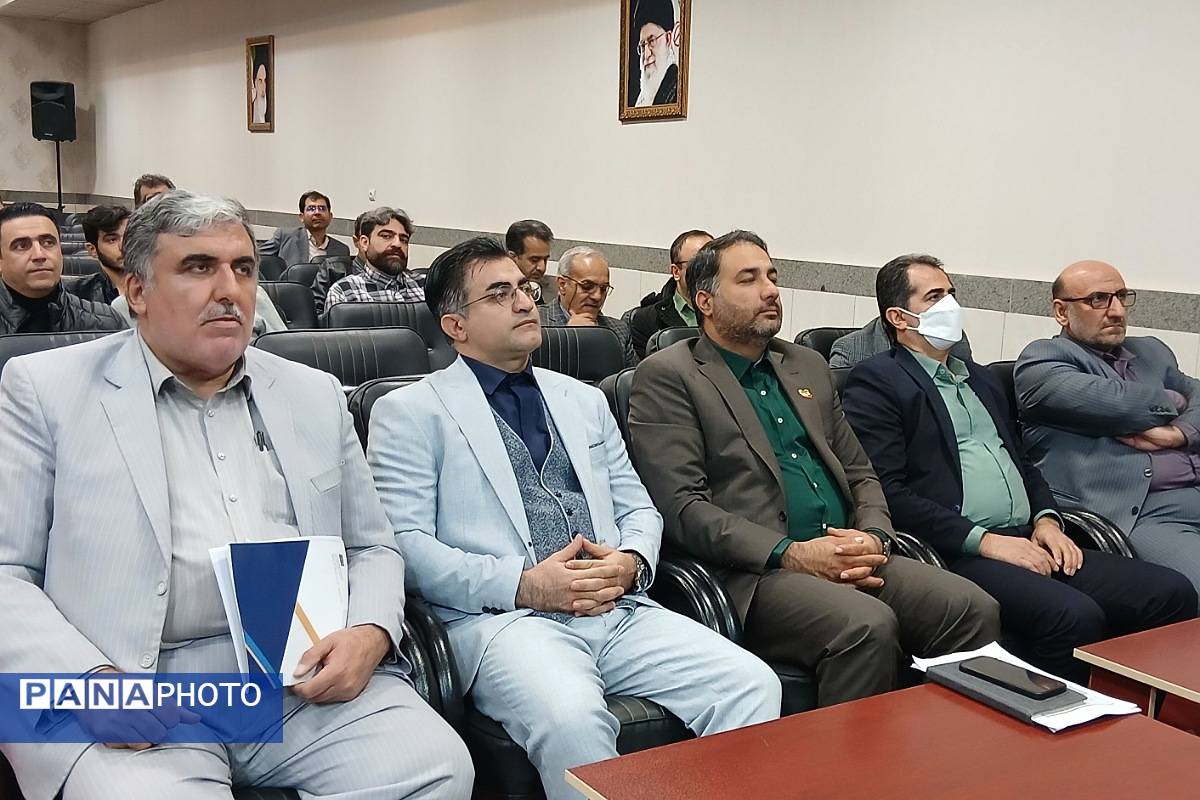 نشست هم‌اندیشی کارشناسان اداره کل و مسئولین و مدیران مدارس منطقه چهاردانگه