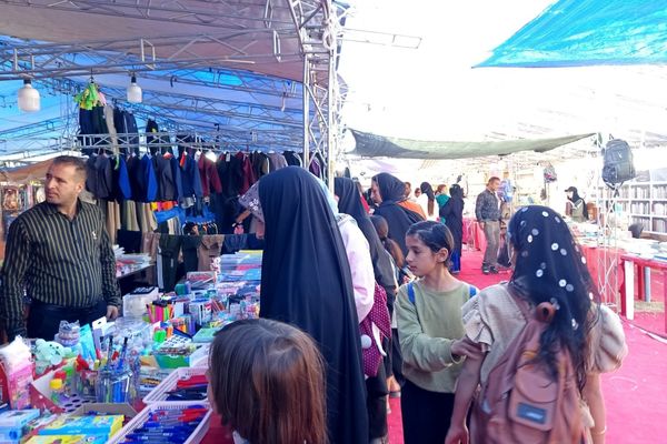 نمایشگاه مهر لردگان رنگین‌کمانی از فرهنگ و هنر