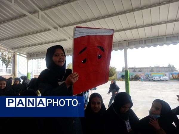 جشن هفته  کتاب خوانی در دبستان فرهنگ فرازمند