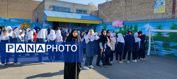 آیین افتتاحیه سفیران سلامت در مدرسه شهید خاقانی شهرستان شیروان