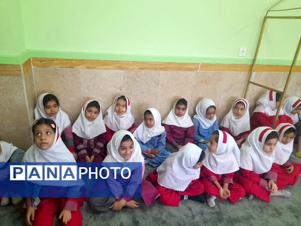 مراسم معنوی روضه حضرت فاطمه زهرا (س) در دبستان فردوس