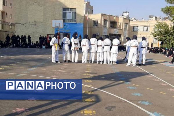 هفته تربیتبدنی در دبیرستان فرشتگان ناحیه ۴شیراز
