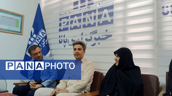 بازدید مدیر آموزش و پرورش ناحیه یک زنجان و تجلیل از فعالان خبرگزاری پانا در استان
