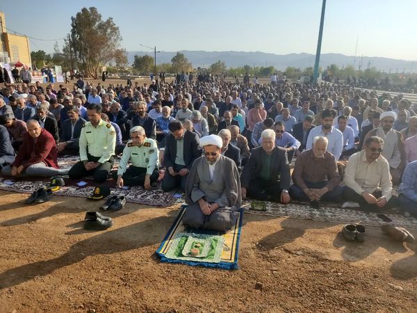 اقامه نماز عید سعید فطر در بهاباد