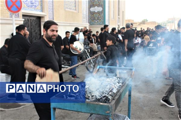 حضور پرشور کودکان قمی در دسته‌های عزاداری روز تاسوعا 