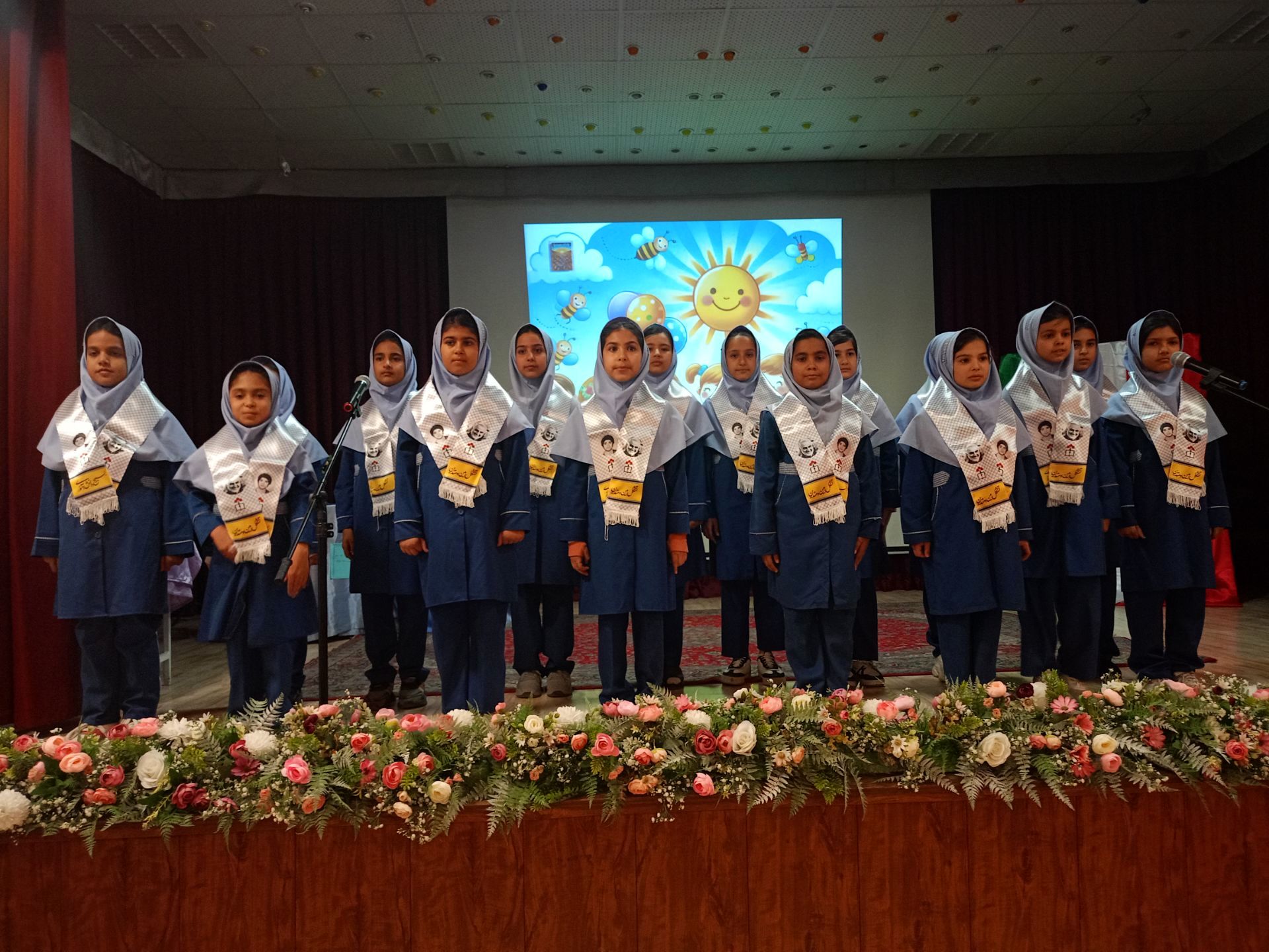 مراسم روز دانش آموز برای دختران بنت الهدی صدر 2