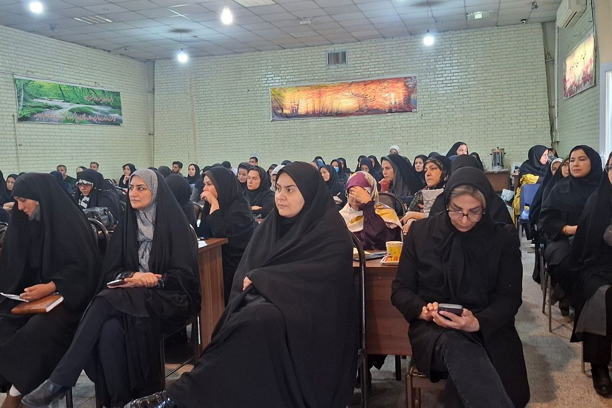 برگزاری دوره آموزشی «آموزش خودمراقبتی به دانش‌آموزان و تشریح قانون حمایت از اطفال و نوجوانان»  در ری یک