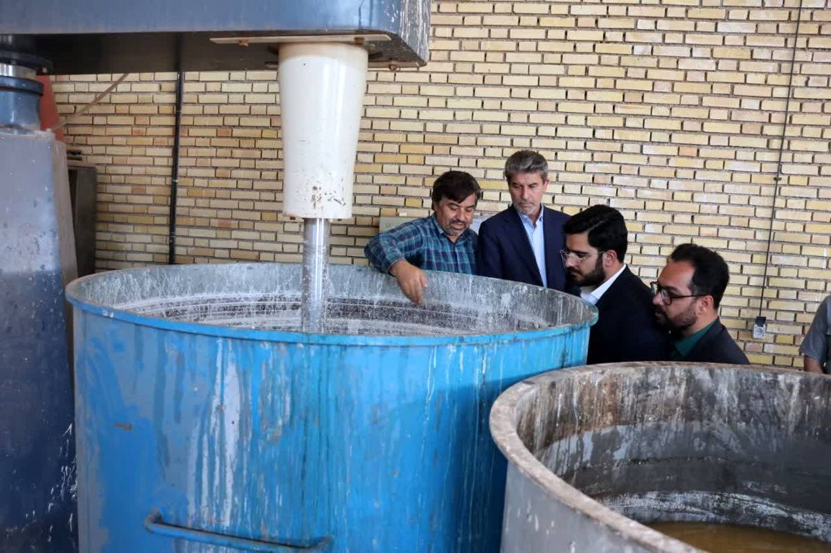 بازدید فرماندار شهرستان جاجرم از کارخانه تولید هیدرات آلومینیوم
