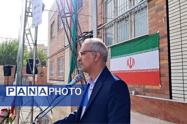 آغاز سال تحصیلی در دبیرستان بانو عفت آهنگری ناحیه یک شهرری