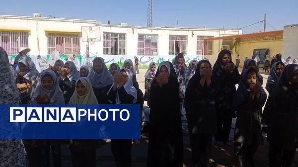 برپایی نماز جماعت  در دبستان شهید نجفی فدافن 