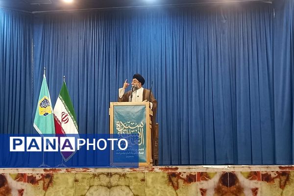 تقدیر از برگزیدگان پویش دانش‌آموزی در نماز جمعه باشکوه پیشوا