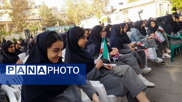 نواخته شدن زنگ مهر در فرزانگان ۴؛ هم صدایی با آغاز سال تحصیلی در سراسر کشور