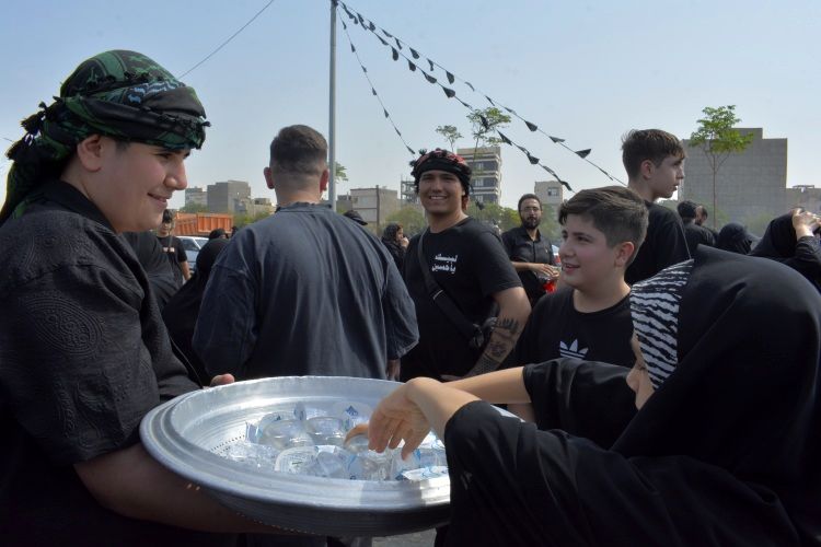 پیاده روی دلدادگان اربعین حسینی ع در اسلامشهر به سوی امامزاده اسماعیل