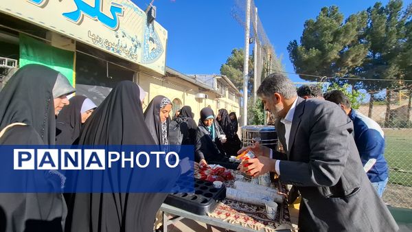 مراسم بدرقه دانش‌آموزان دختر مدارس شهرستان ملارد به مناطق عملیاتی جنوب کشور 