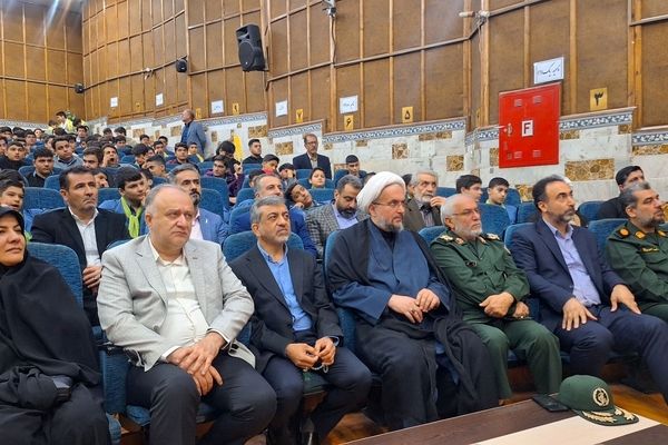 آیین گرامیداشت یاد و خاطره شهید فهمیده و ۳۶هزار شهید دانش‌آموز در کانون شهید فهمیده کرج