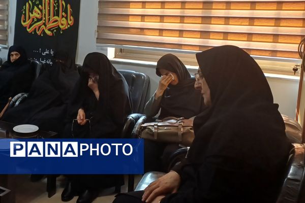 اشک و افتخار در شهرداری خشکبیجار؛ آیین ویژه دهه فاطمیه برای مادران شهدا