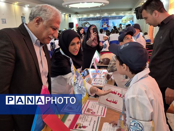 افتتاحیه برنامه «سفیران سلامت دانش‌آموزی» در ناحیه سه