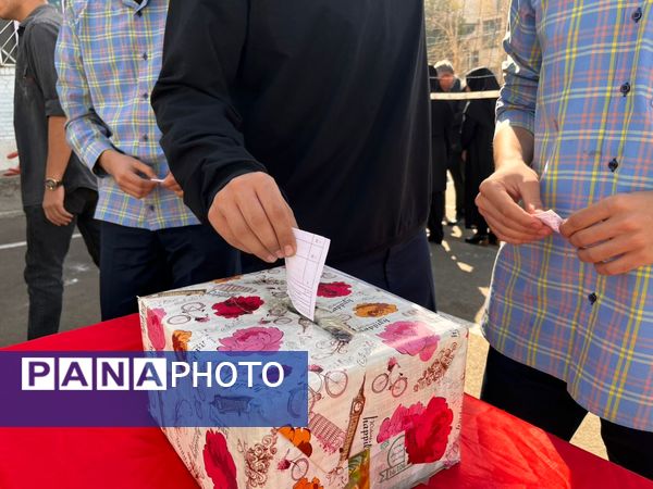 برگزاری انتخابات انجمنهای ورزشی با حضور مسئولان آموزش و پرورش منطقه۱۵