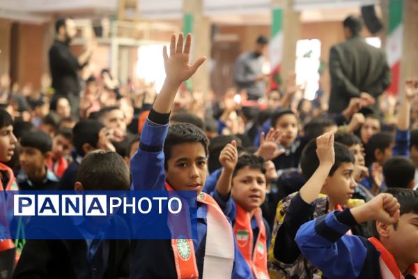 اجتماع باشکوه نوگلان فاطمی با حضور بیش از سه هزار دانش‌آموز گرگانی