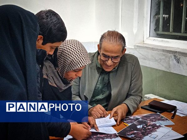 تحویل کارنامه هشدار دانش آموزان به اولیا دبیرستان میثاق