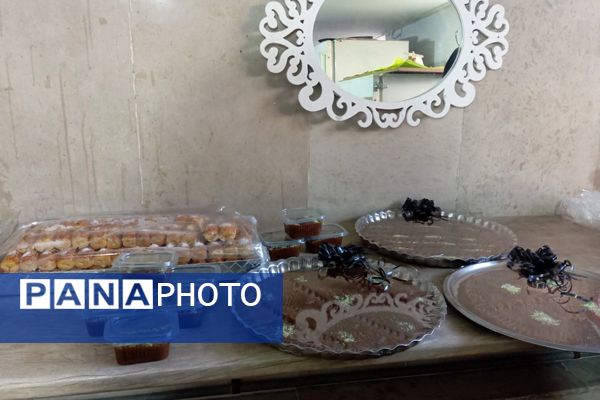 ایستگاه صلواتی دانش‌آموزان دانش‌نیا؛ تجلی ارادت به حضرت فاطمه زهرا(س)