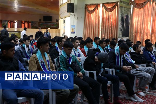 اعزام کاروان پسران عمره دانش‌آموزی از مشهد