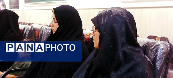 نشست بانوان ستاد نماز جمعه با امام جمعه شهرستان کاشمر 
