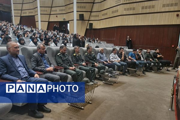 تجلیل از برگزیدگان کنکور سراسری در فرهنگسرای سیمرغ نیشابور 