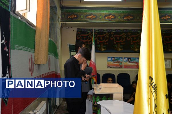 برگزاری مراسم سوگواره احلی من العسل در هنرستان مجتمع فنی تهران بهارستان ۲