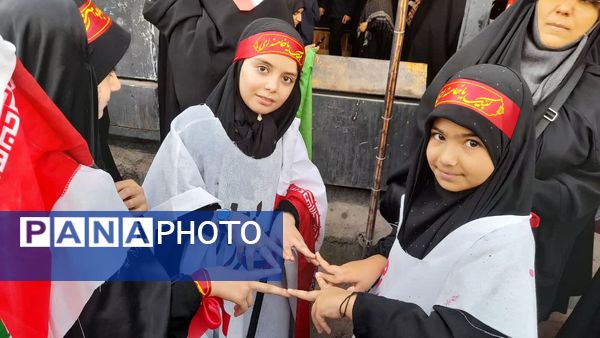 بیعت دوباره مردم قم با رهبری و مرجعیت 
