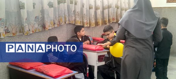 جشن شکوفهها در مدرسه نسل روشن ناحیه 2 کرج