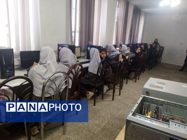 بازدید دانش‌آموزان کلاس ششم دبستان شهید نجفی فدافن از پژوهش‌سرای کار و فناوری