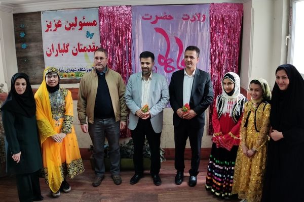 بازدید قطب کشوری مدیران از آموزشگاه شهدای معلم 2 همزمان با برپایی نمایشگاه علمی پژوهشی، انرژی های نوین، ادبیات و ریاضی