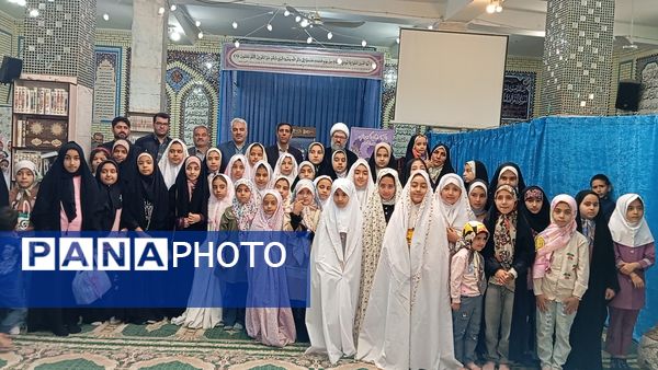 نماز جمعه با حضور دانش‌آموزان فعال بسیجی شهر بن
