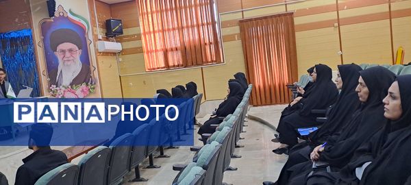 طرح فرهنگی آموزشی معلم زمینه ساز در منطقه زرین آباد 