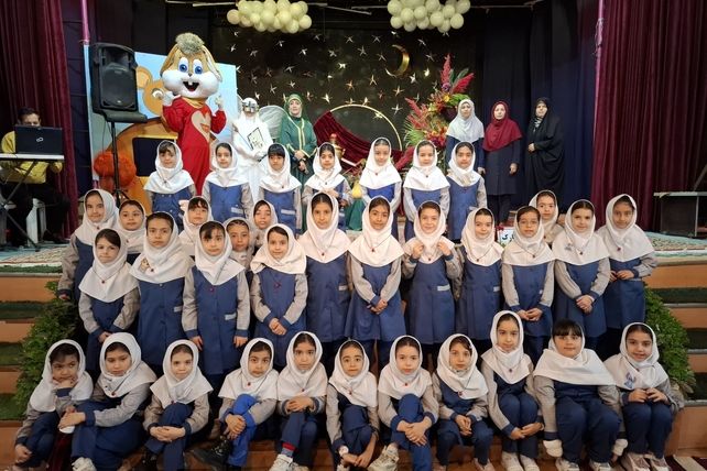 جشن یلدا ۱۴۰۴ در مدرسه ۱۷ شهریور شهرستان بجنورد 