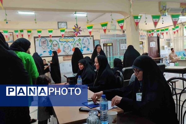 مرحله دوم انتخابات ریاست‌جمهوری با حضور مردم غیور مشهد 