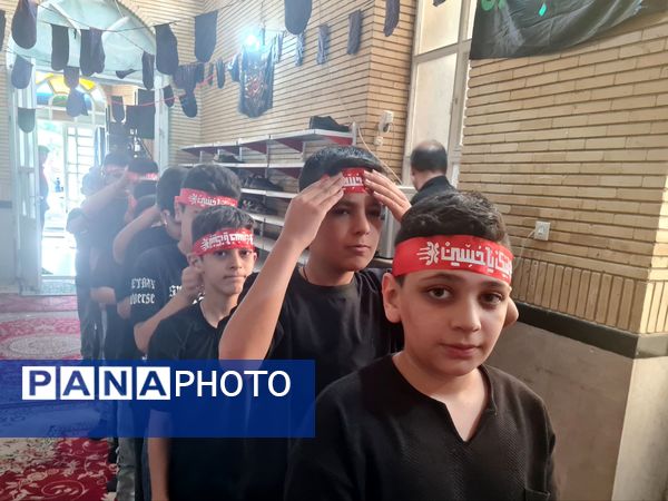 تجدید بیعت دانش‌آموزان ابهری با آرمان‌های عاشورا در سوگواره «احلی من العسل»