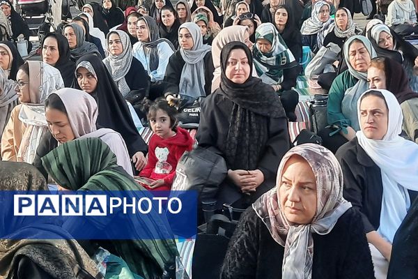 برگزاری مراسم صبحانه مادر دختری همزمان با آغاز هفته‌ پیوند اولیا و مربیان در دبستان مهندس وحید کیهانی ناحیه یک شهرری