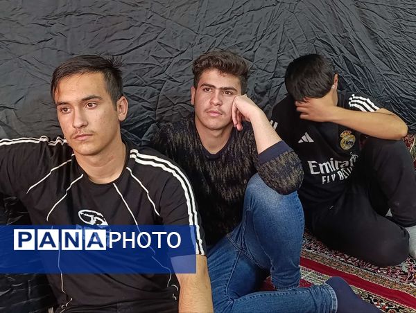 مراسم سالگرد شهادت حضرت فاطمه‌ زهرا (س) در مدرسه پس از اقامه نماز جماعت