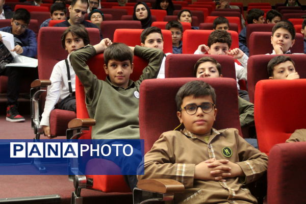  آیین تجلیل از برگزیدگان چهل و دومین دوره مسابقات فرهنگی و هنری دانش‌آموزان شهر تهران