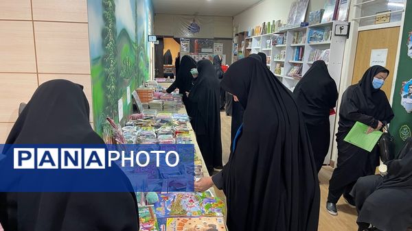 بازدید مدیران مدارس غیردولتی ناحیه ۷ مشهد از نمایشگاه کتاب