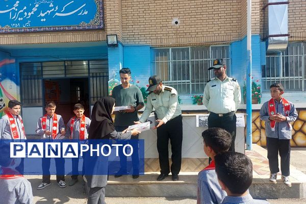 گرامیداشت هفته فراجا در مدارس منطقه کهریزک 